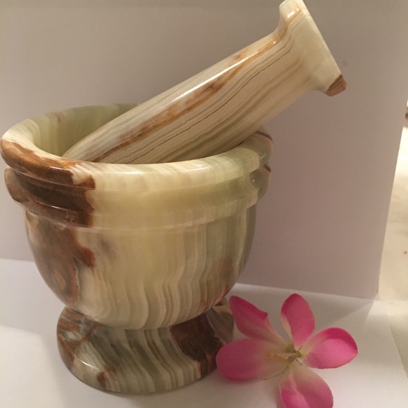 Pestle & Mortar Calcite Crystal - Picture 5 of 5